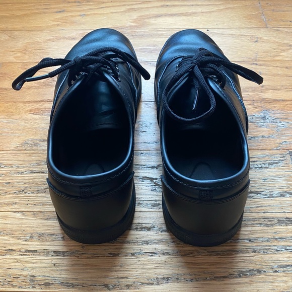 TredSafe Slip Resistant Shoes - Picture 2 of 5